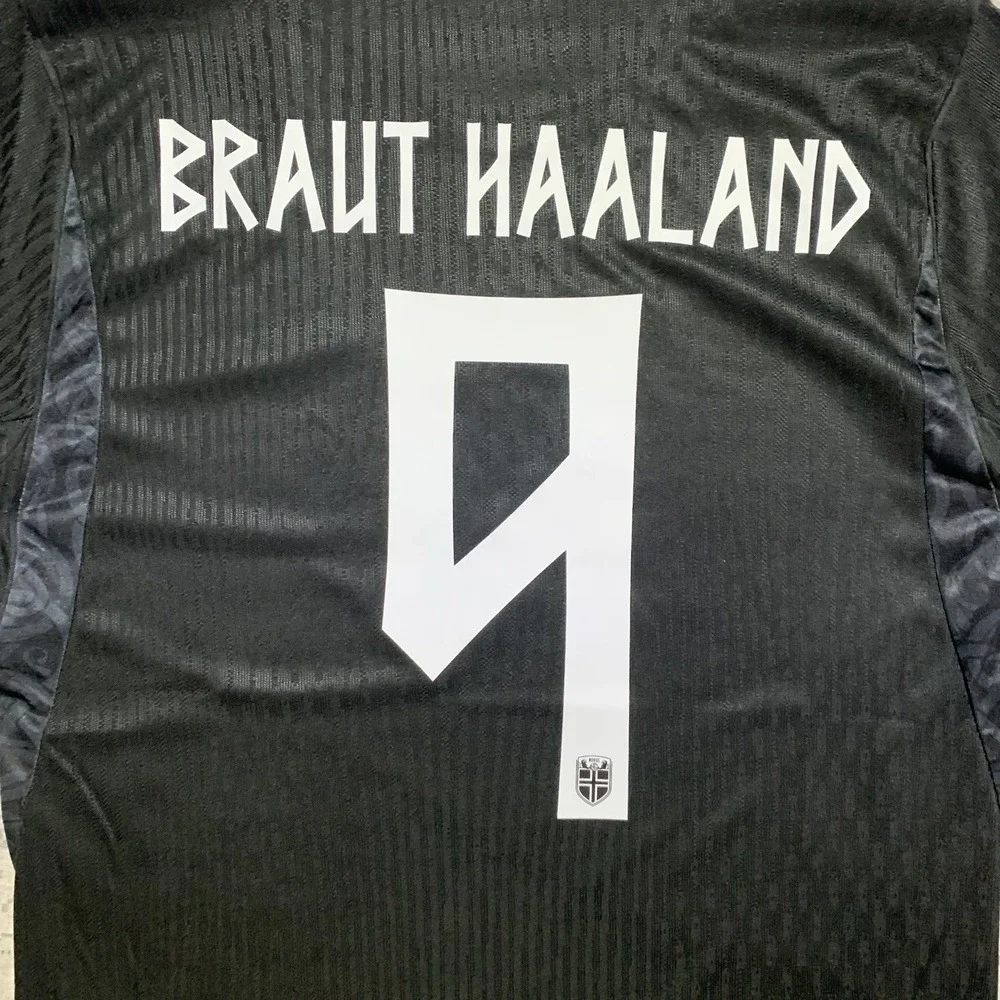 Nike Aero-Fit Black Short Sleeve Soccer Jersey Braut Haaland #9 Size Medium NWT